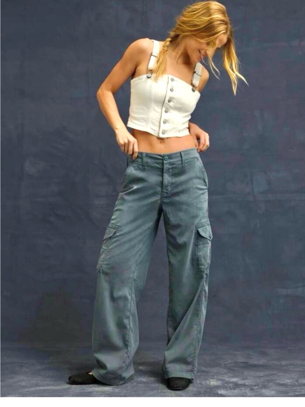 American Eagle Outfitters Wide-Leg Cargo Pants in Dusty Green
